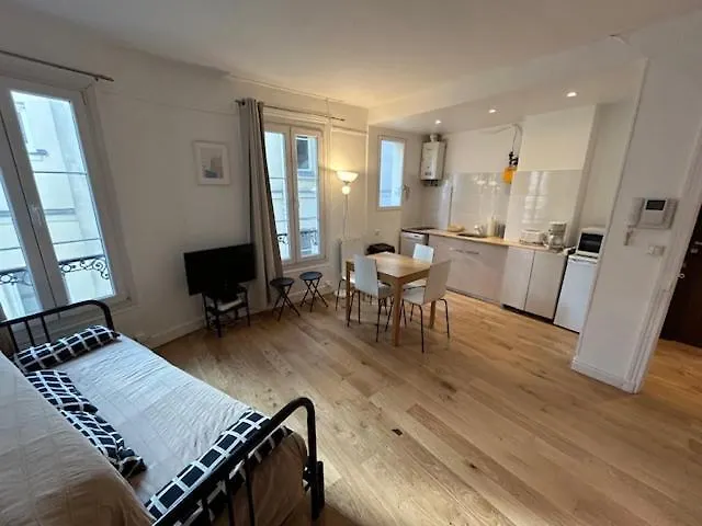 Sacre Coeur Montmartre Et Tour Eiffel, 8 People, Appartement *